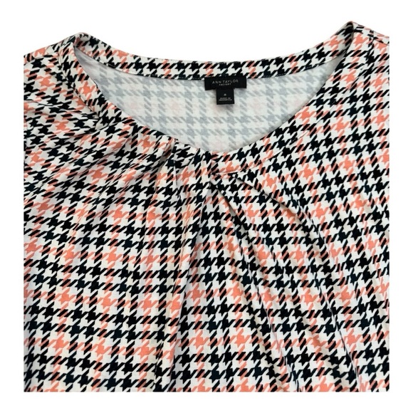 Stylish Women's Ann Taylor Top - Black and Pink - Picture 7 of 8